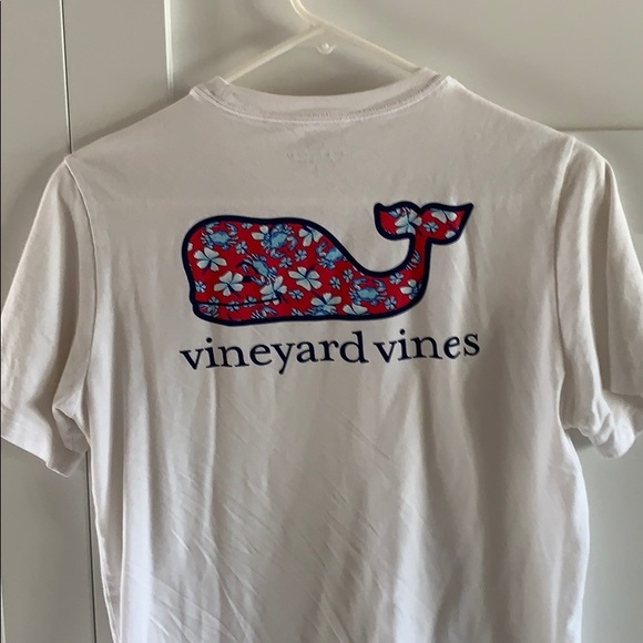 Vineyard Vines short sleeve tee. - Picture 3 of 4